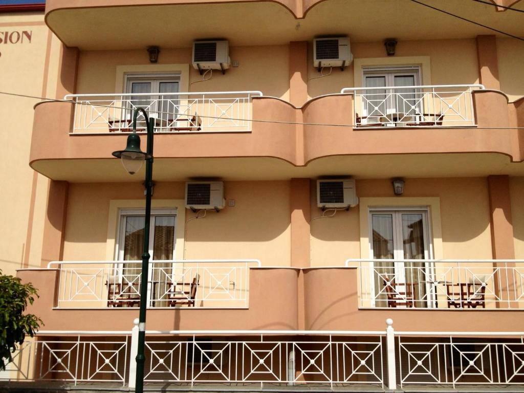 Pfaffenhofen Apartment Врасна Екстериор снимка